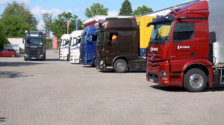 Betrug im Güterverkehr in Deutschland: die Masche, wer gefährdet ist und wie man sich schützt
