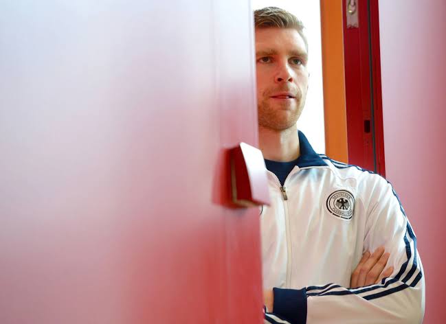 Neustart im deutschen Fußball: Warum Hoeneß auf Per Mertesacker setzt