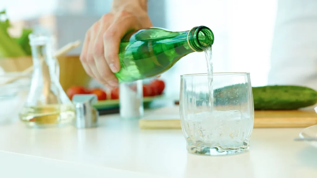 Mineralwasser-Rückruf in NRW: Diese Raffelberger-Flaschen sollten nicht getrunken werden