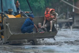 Sturzflut in Nepal: 403 Menschen vermisst, darunter Hunderte ausländische Touristen