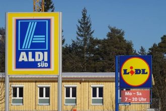 Aldi und Lidl senken Preise: Orangensaft wird deutlich günstiger