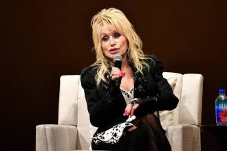 Dolly Parton ist tot: Country-Legende stirbt im Alter von 80 Jahren. Biografie und Todesursache