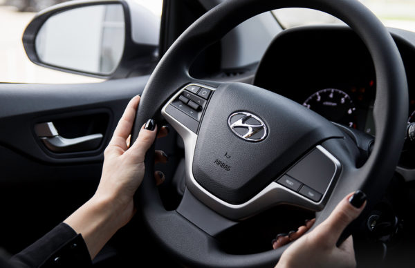 Auto kühlen ohne Klimaanlage: 8 Tricks 2026