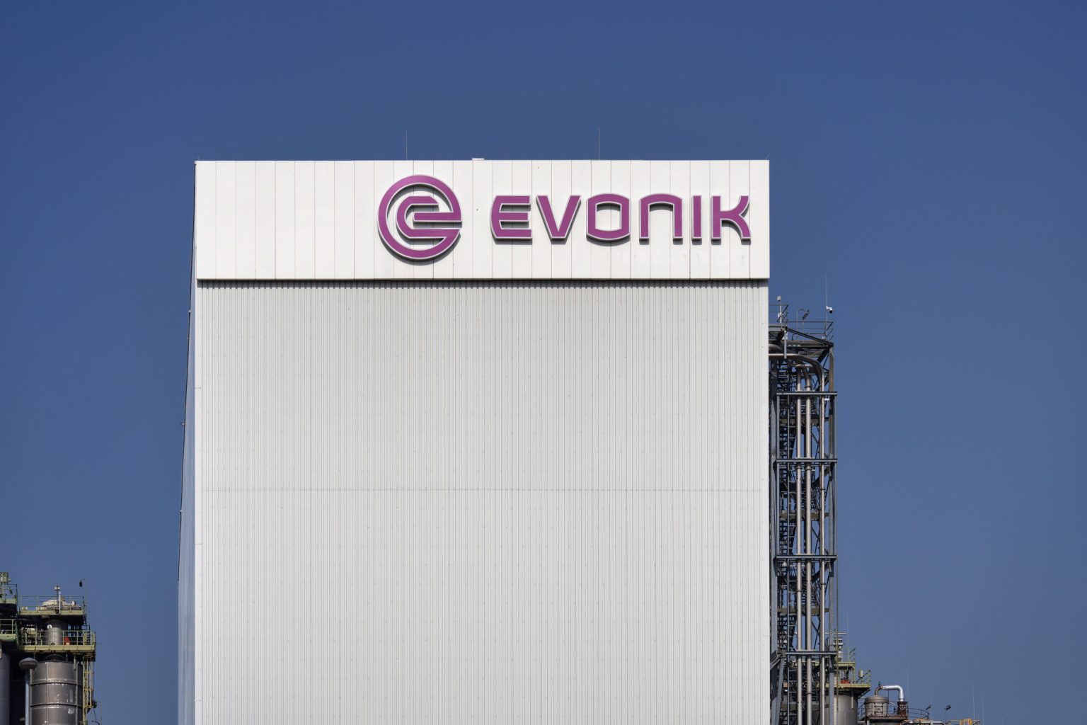Evonik-Umbau trifft Deutschland besonders stark: Konzern streicht 3.200 Jobs