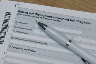 Steuerklassen für Ehepaare 2026: 3/5 oder 4/4 — waslohnt sich?