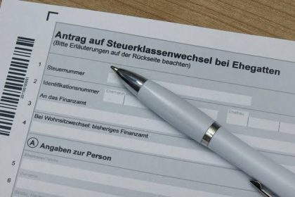 Steuerklassen für Ehepaare 2026: 3/5 oder 4/4 — waslohnt sich?