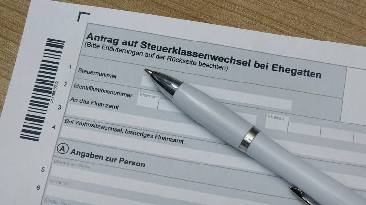 Steuerklassen für Ehepaare 2026: 3/5 oder 4/4 — waslohnt sich?