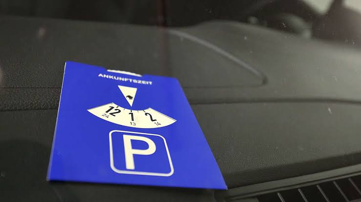 Parkscheibe falsch eingestellt: Diese Bußgelder drohen Autofahrern