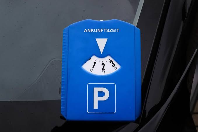 Parkscheibe falsch eingestellt: Diese Bußgelder drohen Autofahrern
