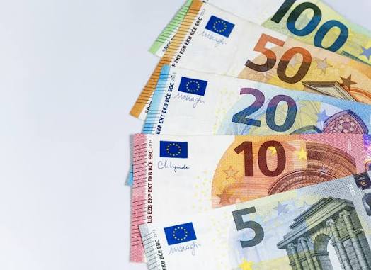Rentenzahlung nach dem Tod: Dieser Fehler kostete einen Sohn fast 70.000 Euro
