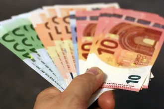Rentenerhöhung in Deutschland 2027: Wer trotz 4,4 Prozent leer ausgehen könnte