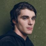 RJ Mitte tot: Was über den Tod des „Breaking Bad“-Stars bekannt ist. Alter, Todesursache und Biografie