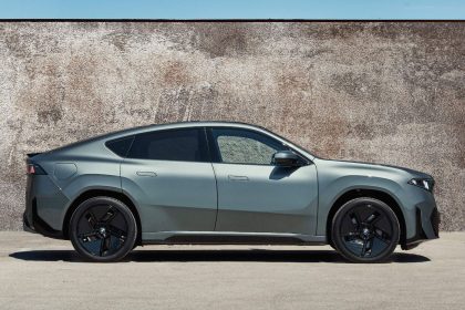 BMW iX4 2026 in Deutschland: Preis, Reichweite und Ausstattung im Überblick