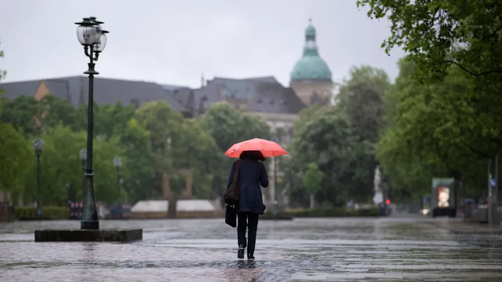 Wetter in Deutschland kippt: Kälte, Regen und erster Schnee in den Bergen