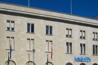 Haupteingang des Bundesministeriums für Arbeit und Soziales in der Berliner Wilhelmstraße