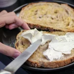 Arla Foods ruft Frischkäse zurück: Grund, Produktname, Chargennummer und was Verbraucher tun sollten
